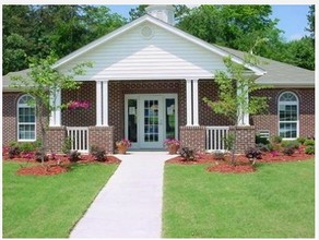 Westport Village in Waycross, GA - Foto de edificio - Building Photo