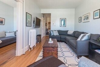 24 Montgomery St, Unit 3 in Boston, MA - Building Photo - Building Photo
