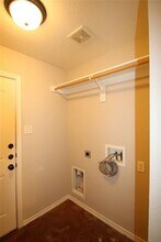 8024 W Elizabeth Ln in Fort Worth, TX - Building Photo - Building Photo