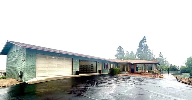 property at 330 W Gladstone St