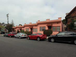 227-233 Beach St in Santa Monica, CA - Foto de edificio - Building Photo