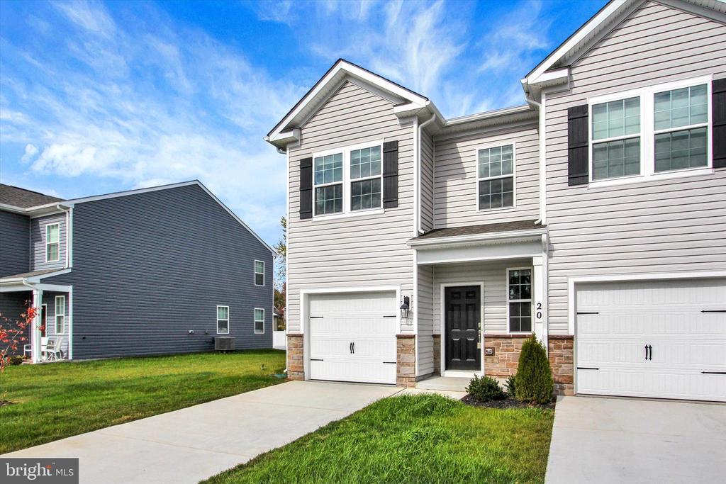 20 Windsor Ct in Gettysburg, PA - Building Photo