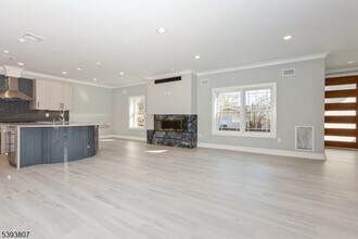 8 Gregory Rd in Springfield, NJ - Building Photo - Building Photo