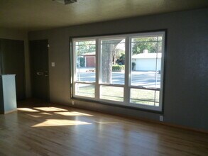 1411 Princeton Ave in Modesto, CA - Building Photo - Building Photo