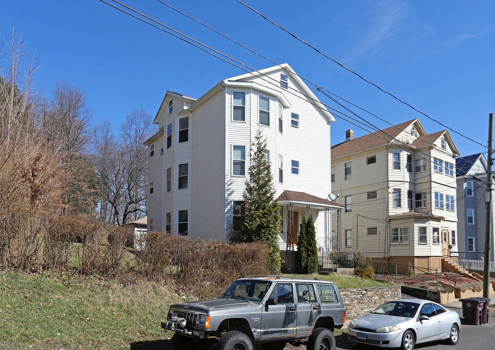 95 Lyman St in New Britain, CT - Building Photo