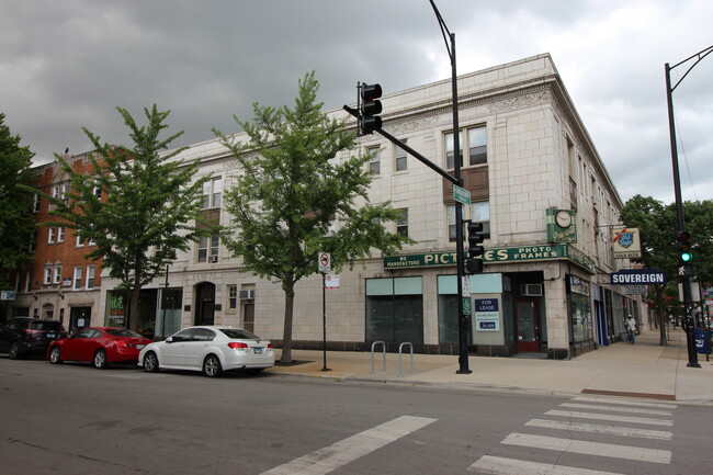 Granville Place in Chicago, IL - Building Photo - Building Photo