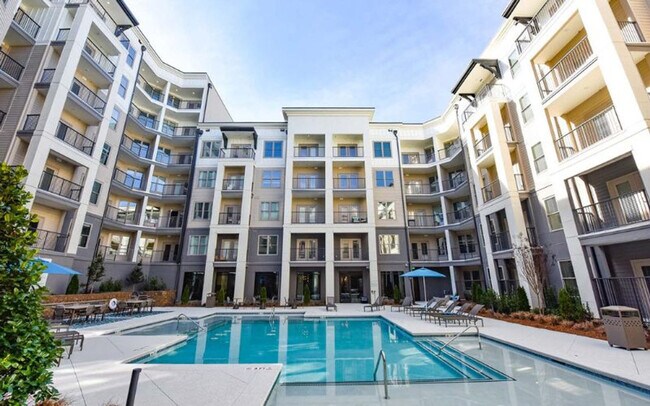 5478 Glenridge View NE in Atlanta, GA - Building Photo - Building Photo