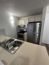 2701 Riverside Dr in Coral Springs, FL - Foto de edificio - Building Photo