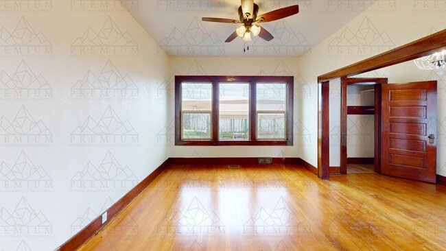 620 Pemberton St in Wasco, OR - Foto de edificio - Building Photo