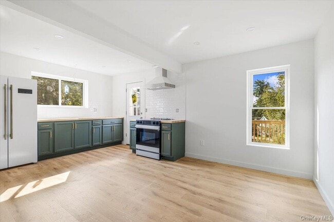 9 Dubois St in Kingston, NY - Foto de edificio - Building Photo