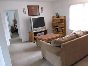 108 Northampton Rd-Unit -1C in Amsterdam, NY - Building Photo - Building Photo