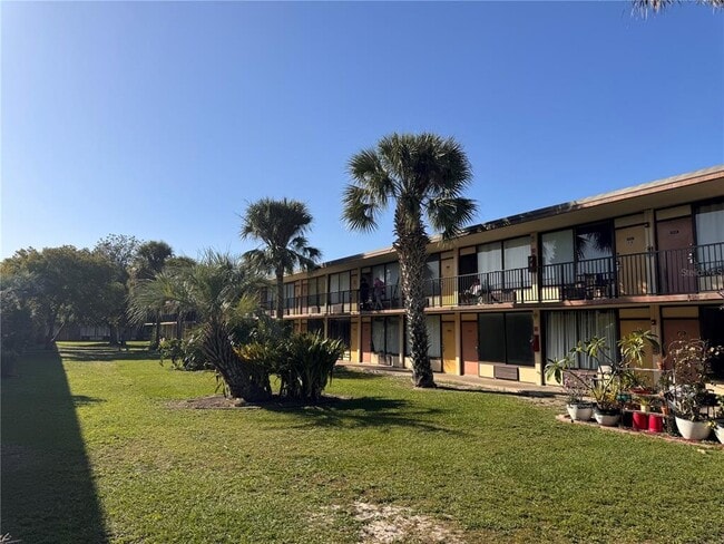 7900 S Orange Blossom Trail in Orlando, FL - Foto de edificio - Building Photo