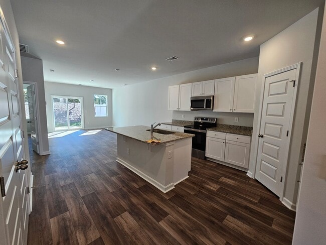 2033 Northwest Dr in Calabash, NC - Building Photo - Building Photo