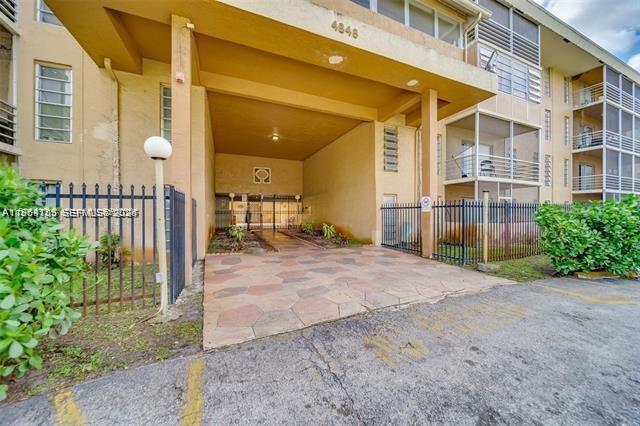 4848 NW 24th Ct in Lauderdale Lakes, FL - Foto de edificio - Building Photo