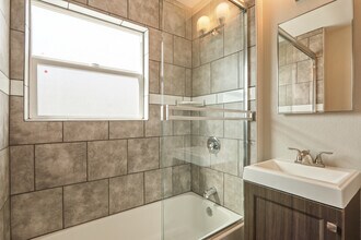 2907 E Sawyer St, Unit A in Long Beach, CA - Building Photo - Building Photo