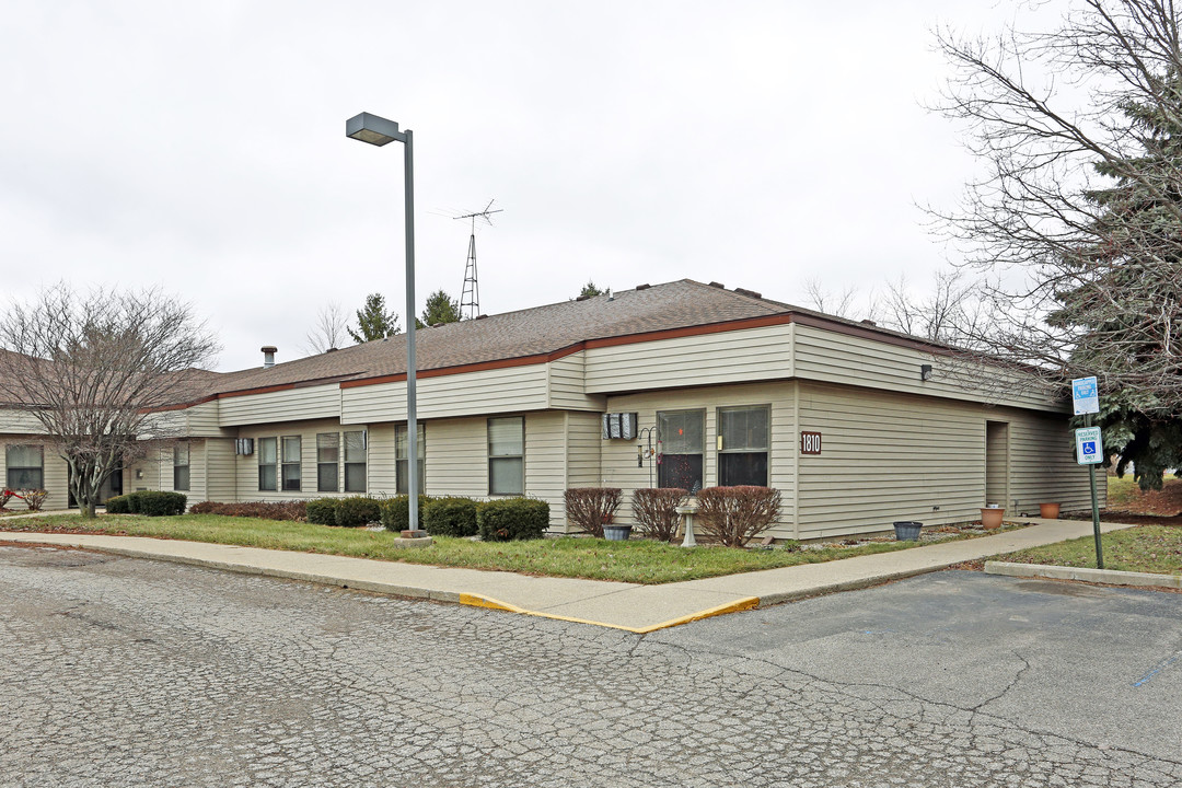 Westmoor Apartments in Lapeer, MI - Building Photo