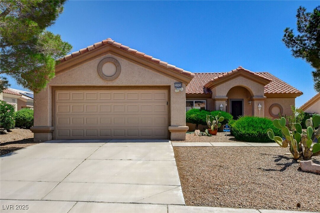10928 Button Willow Dr in Las Vegas, NV - Building Photo