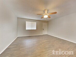 3607 N 87th Ave in Phoenix, AZ - Building Photo - Building Photo