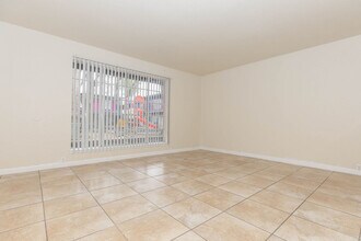 Unity Pointe Apartments in Houston, TX - Building Photo - Building Photo