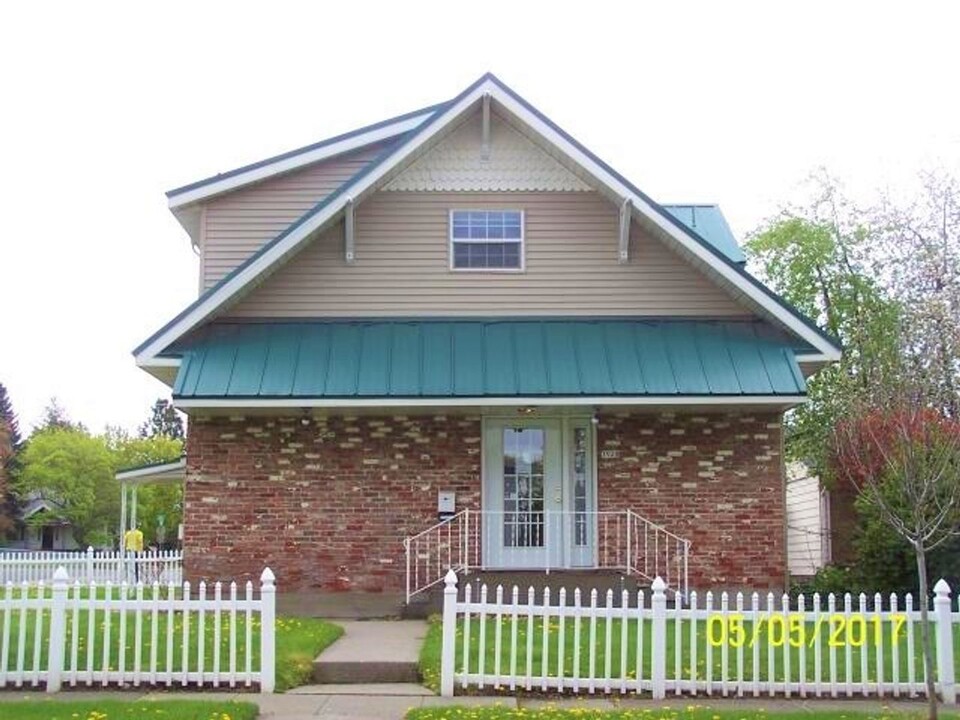 717 W Walton Ave in Spokane, WA - Foto de edificio