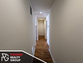 912 W Dakin St in Chicago, IL - Building Photo