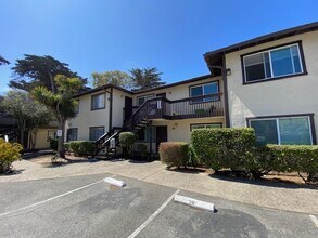 Lake View Terrace Apartments in Marina, CA - Building Photo - Building Photo