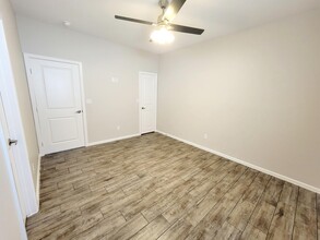 1303 Lore Dr in Weslaco, TX - Building Photo - Interior Photo