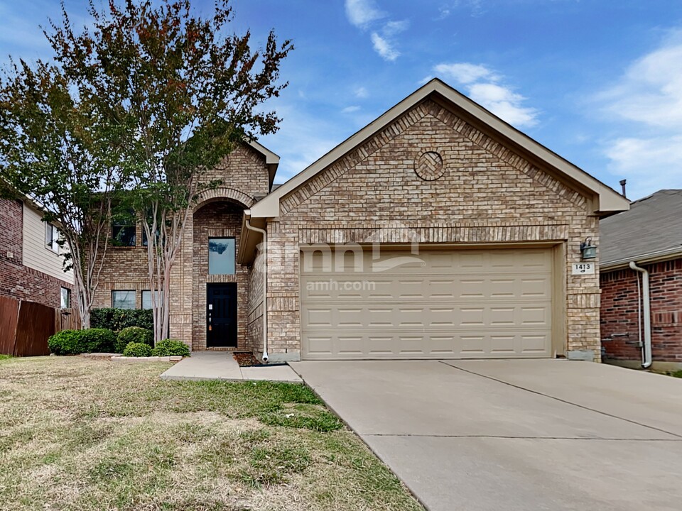 1413 Kingfisher Dr in Fort Worth, TX - Building Photo