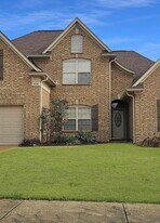 9336 Gee Gee Dr in Olive Branch, MS - Building Photo