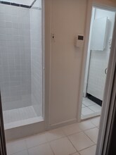 E. 53rd St, 2Nd Ave in New York, NY - Foto de edificio - Building Photo