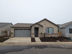 1672 Bloom Ave in Clovis, CA - Building Photo