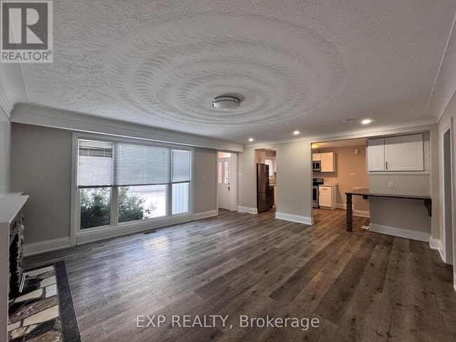 324 West 5th Street in Hamilton, ON - Building Photo - Building Photo