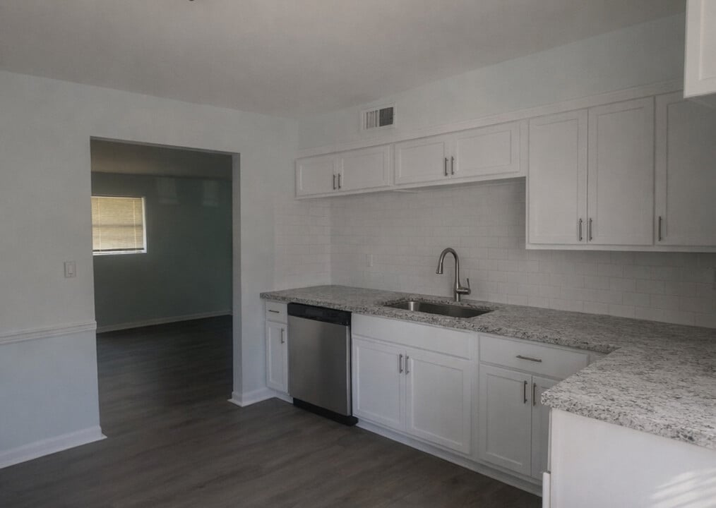 Dodson Courtyard in East Point, GA - Foto de edificio