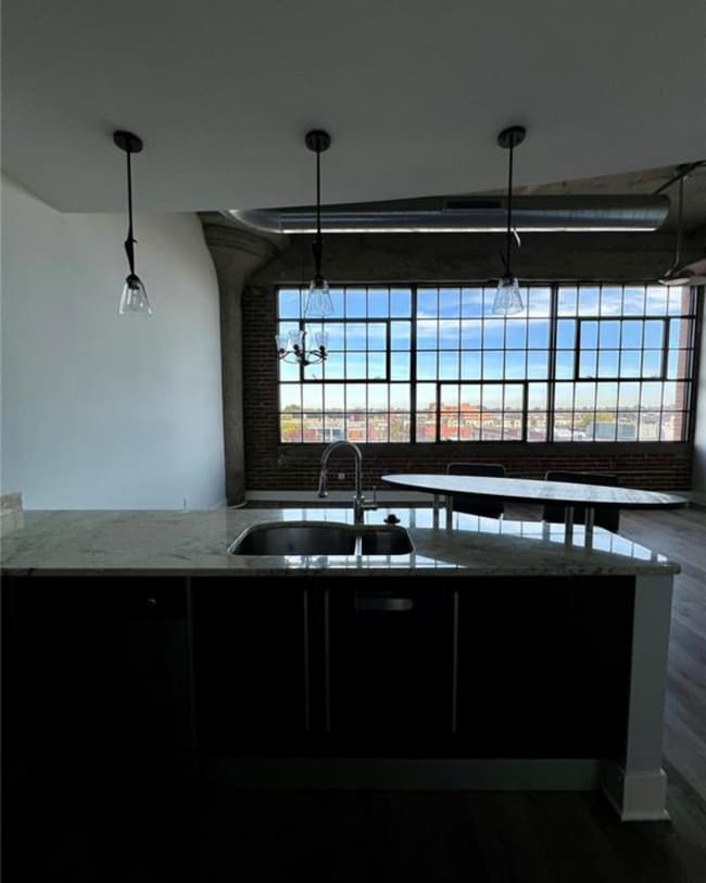 4100 Forest Park Ave, Unit 510 in St. Louis, MO - Foto de edificio - Building Photo