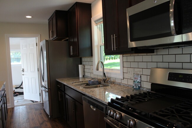 N72W15542 Good Hope Rd in Menomonee Falls, WI - Building Photo - Building Photo