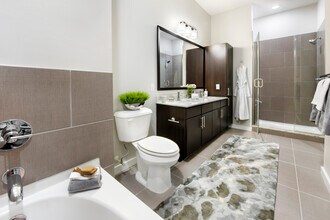 Overture Buckhead South 55+ Apartment Homes in Atlanta, GA - Foto de edificio - Building Photo