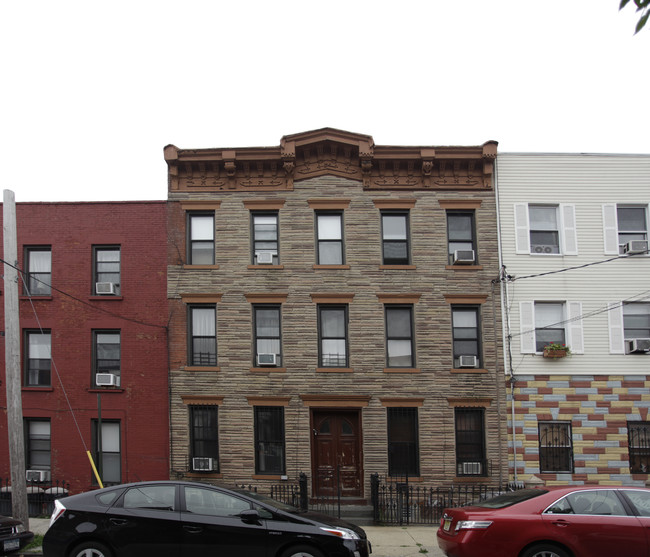 113 DIKEMAN ST in Brooklyn, NY - Foto de edificio - Building Photo