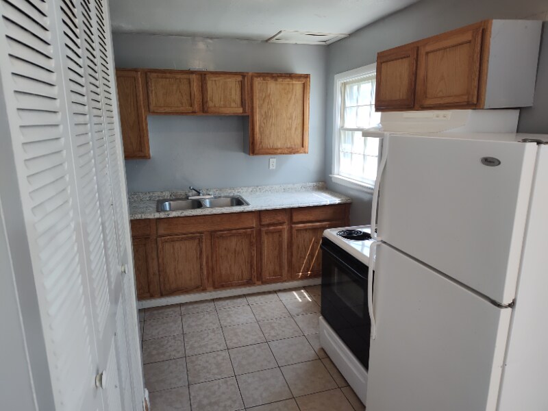 14 N Ritchie Ave in Ravenswood, WV - Building Photo