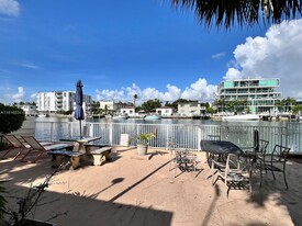8420 Byron Ave in Miami Beach, FL - Building Photo