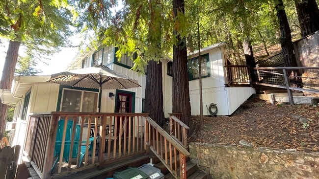 14619 Eagle Nest Ln in Guerneville, CA - Foto de edificio - Building Photo