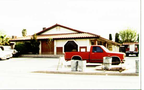 1655 E Harmon Ave in Las Vegas, NV - Building Photo - Building Photo