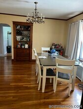 81 Cresthill Rd in Boston, MA - Foto de edificio - Building Photo