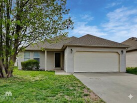 1130 S Clifton Ave in Springfield, MO - Building Photo