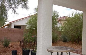 6097 Clifton Hollow St in Las Vegas, NV - Building Photo - Building Photo