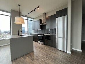932 W Washington Blvd in Chicago, IL - Foto de edificio - Building Photo