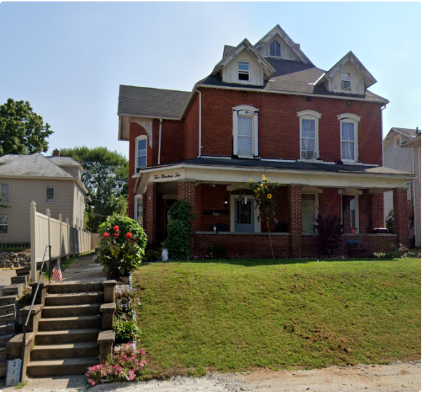 210 S 3rd St, Unit #3 in Coshocton, OH - Foto de edificio