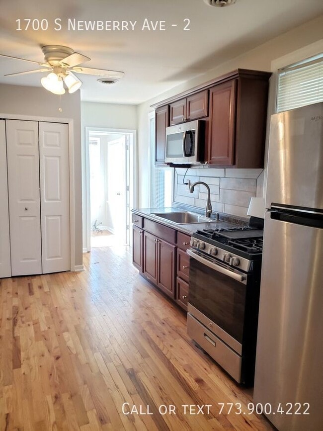 1700 S Newberry Ave in Chicago, IL - Building Photo - Building Photo