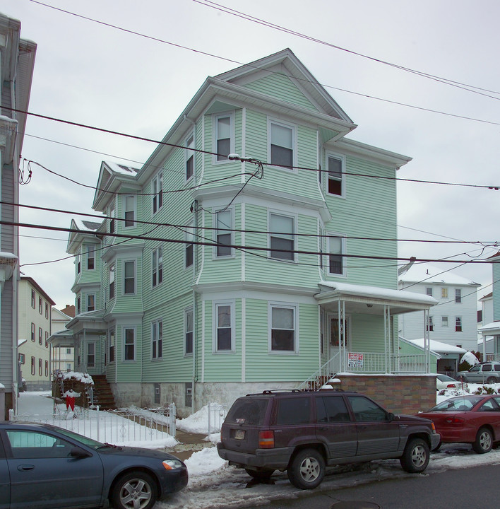 139 18th St in Fall River, MA - Foto de edificio