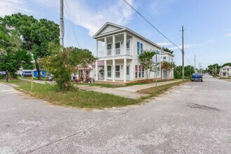 923 W Belmont St in Pensacola, FL - Building Photo - Building Photo