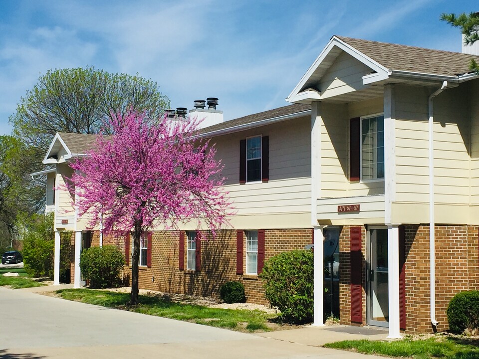 Hyde Park Townhomes & Apartments in Columbia, MO - Building Photo